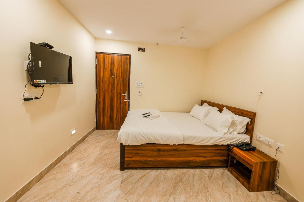 Hotel Holiday Express Kolkata Bagian luar foto