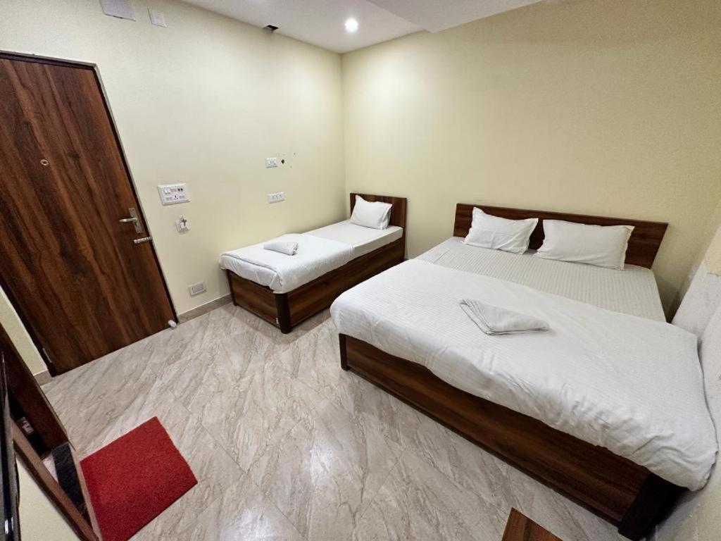 Hotel Holiday Express Kolkata Bagian luar foto