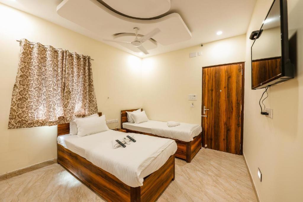 Hotel Holiday Express Kolkata Bagian luar foto