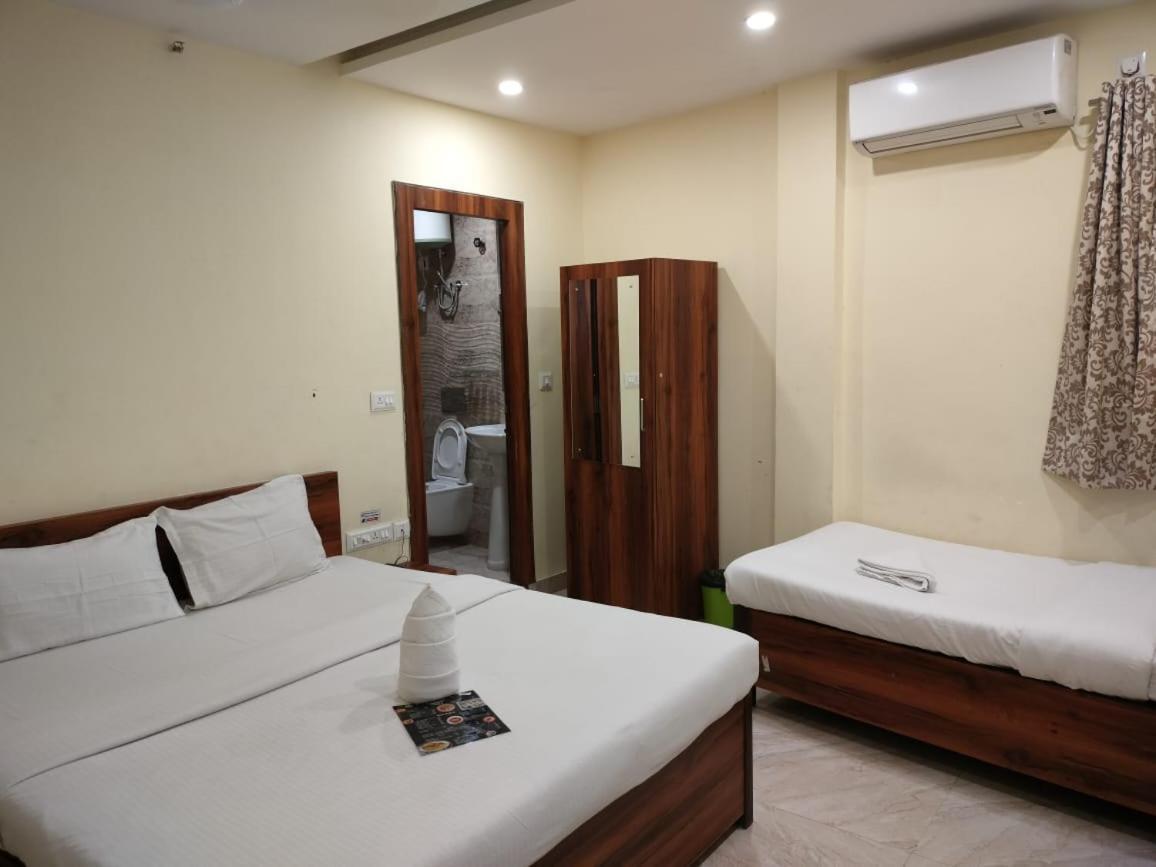 Hotel Holiday Express Kolkata Bagian luar foto