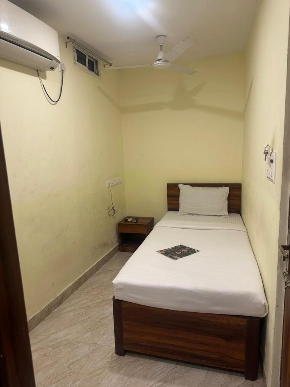 Hotel Holiday Express Kolkata Bagian luar foto