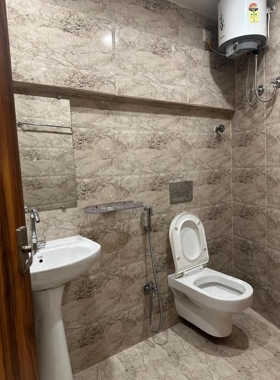 Hotel Holiday Express Kolkata Bagian luar foto